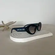 CD 102 1