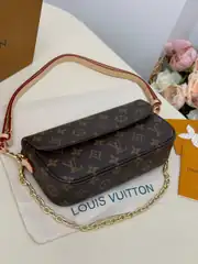 LV Wallet On Ch Premium  2