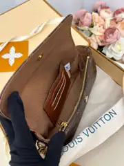 LV Wallet On Ch Premium  6