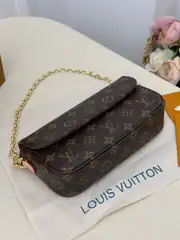 LV Wallet On Ch Premium  4